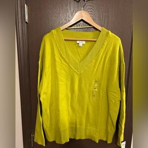 NWT On 34th V-Neck Sweater in Chartreuse 1X